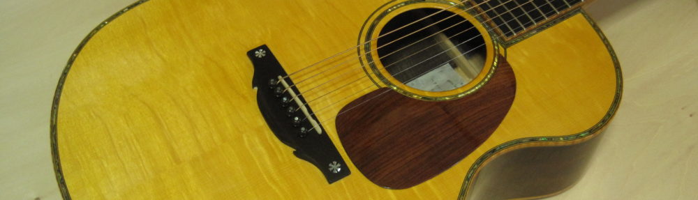 ギター工房yoshi製No.13のギター（木曾檜・エンジュなど） | 木の奏 